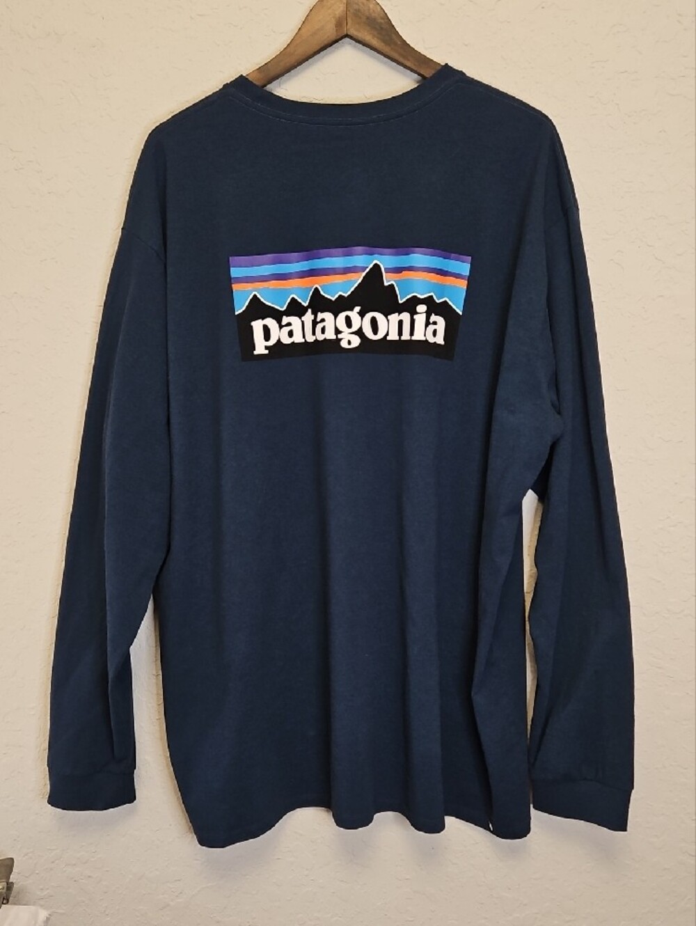 Patagonia Men's Long-Sleeve Crew Tee in Dark Blue with White Logo, Size 3XL - Picture 4 of 9